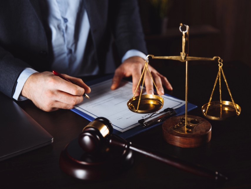 Six Reasons Why You Should Hire a Personal Injury Lawyer