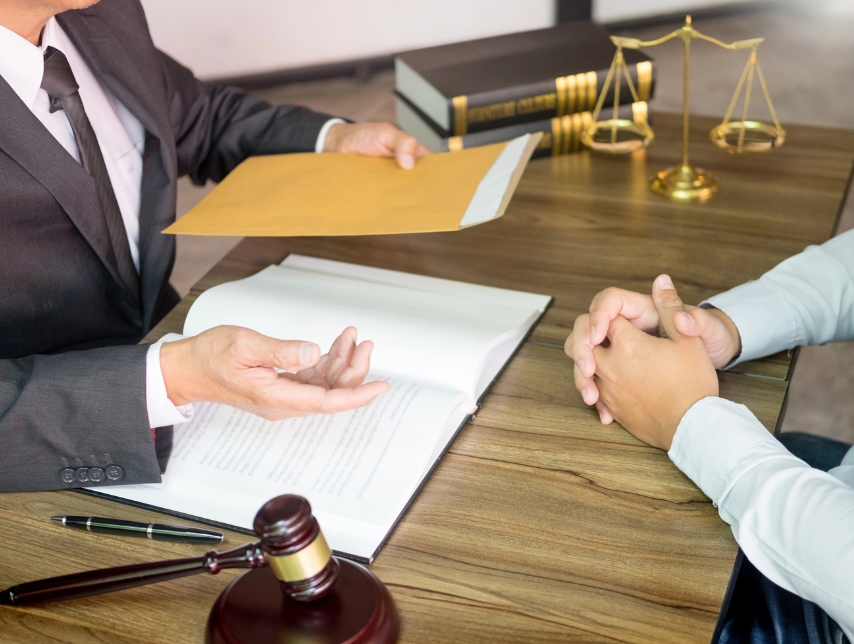 Why A Good Negotiator Is Essential When Creating A Contract