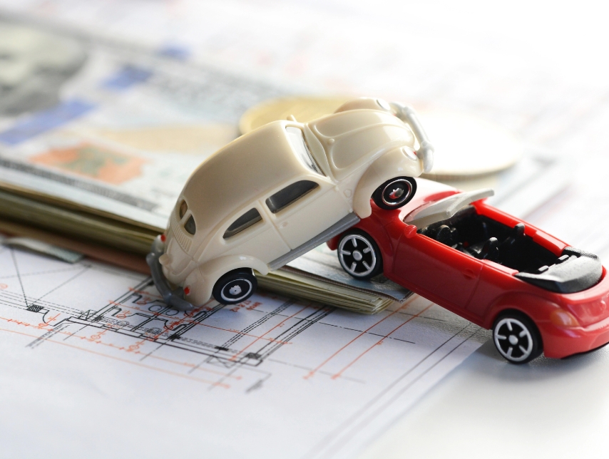 How to Deal with Insurance Adjusters After an Accident