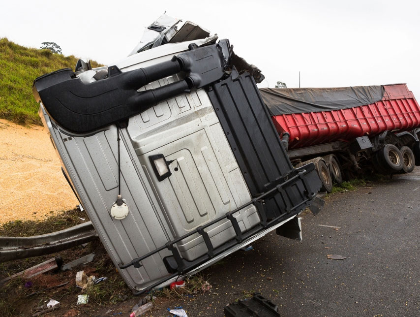What To Do When You're In An Accident With An 18-wheeler: A Guide For The Injured